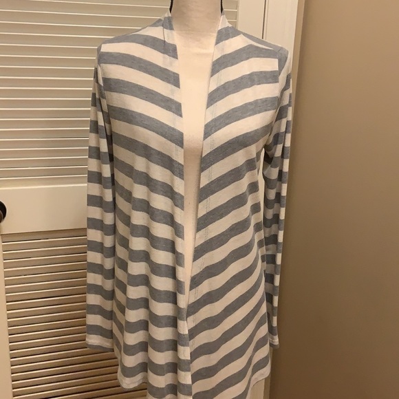 Rue21 Open Front Cardigan in Grey and White - Picture 8 of 10